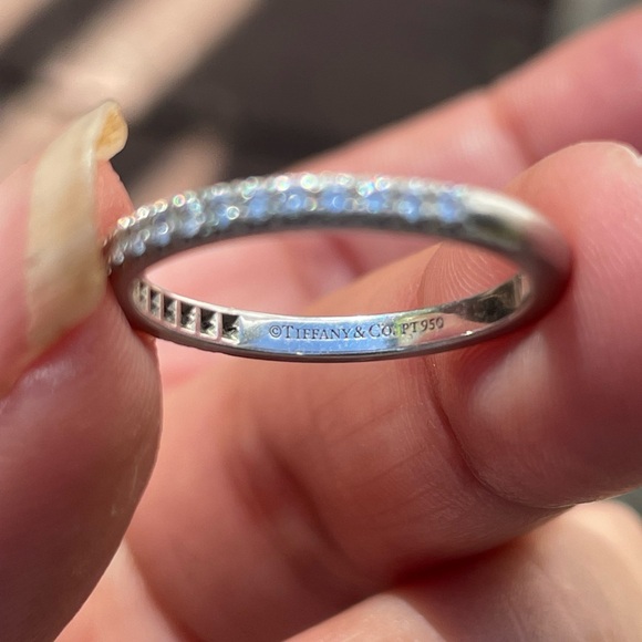 Authentic Tiffany & Co. Platinum white & pink Diamond engagement ring set. - Picture 5 of 8